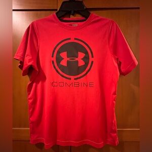 UNDER ARMOUR BOYS COMBINE TSHIRT
SIZE YOUTH EXTRA LARGE
EXCELLENT CONDITION